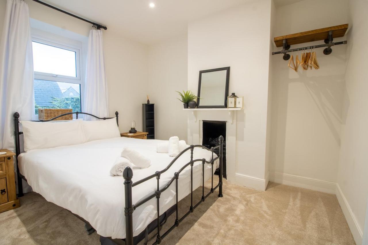Stylish And Modern Town Centre End-Of Terrace Home Newton Abbot Εξωτερικό φωτογραφία