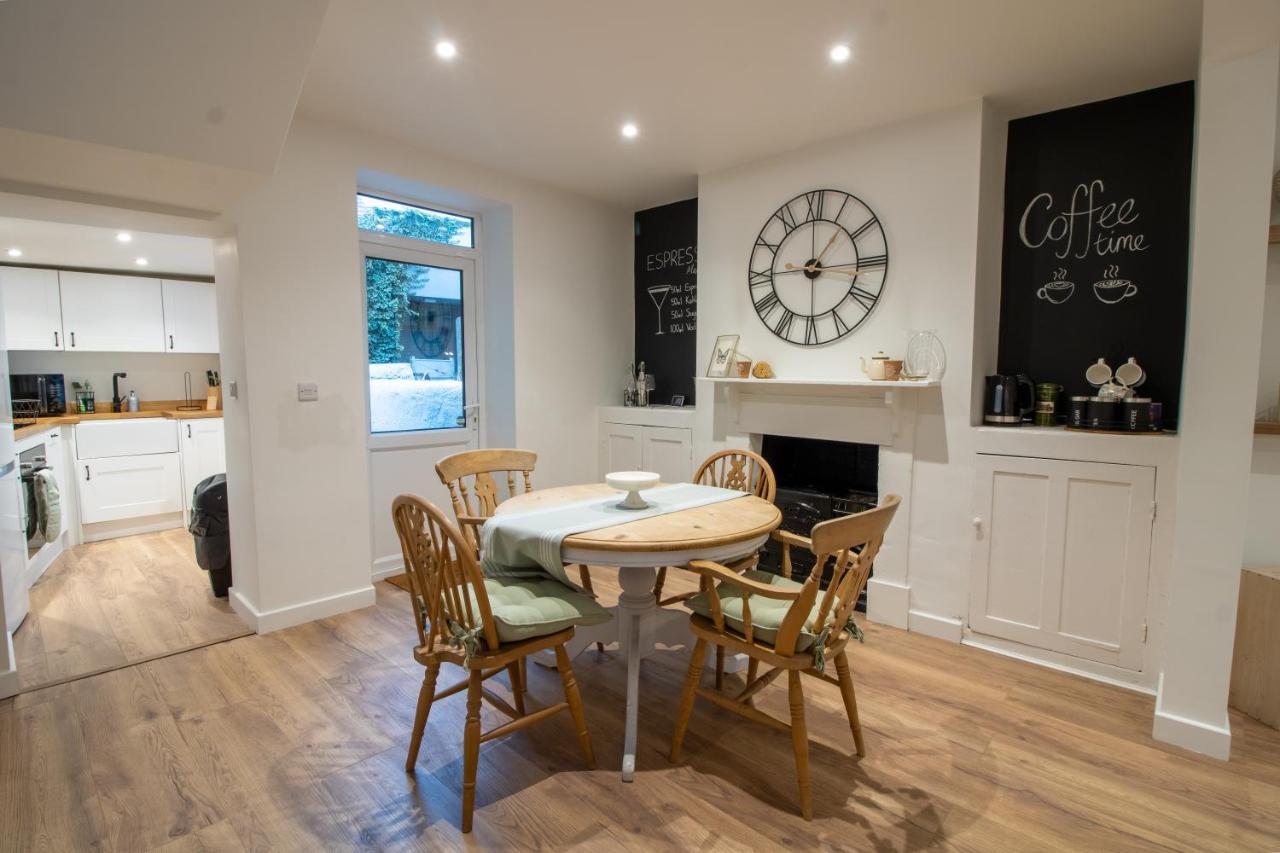 Stylish And Modern Town Centre End-Of Terrace Home Newton Abbot Εξωτερικό φωτογραφία