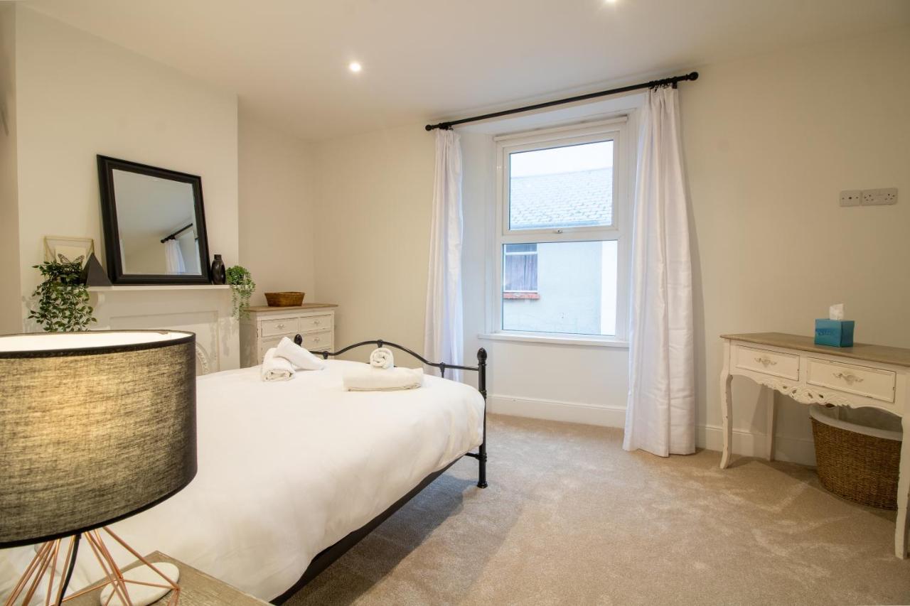 Stylish And Modern Town Centre End-Of Terrace Home Newton Abbot Εξωτερικό φωτογραφία