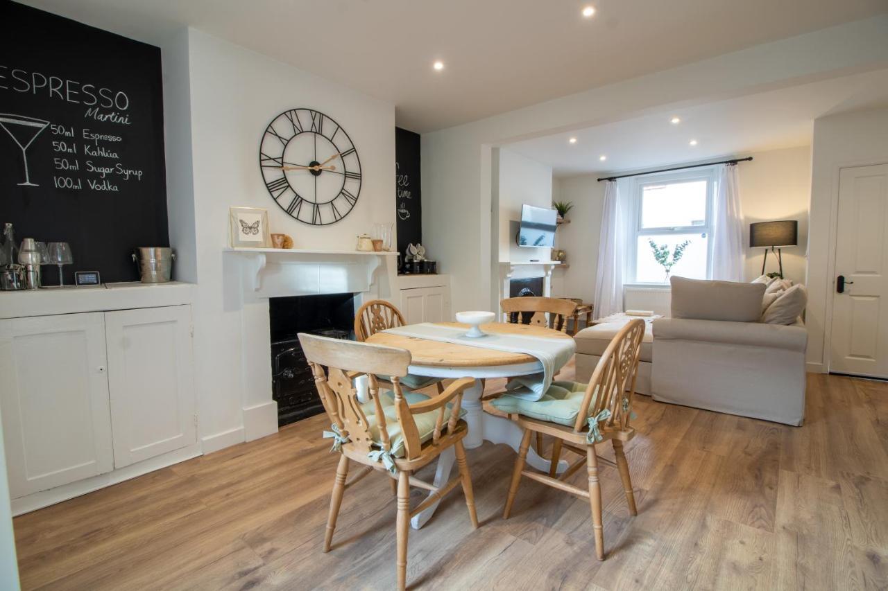 Stylish And Modern Town Centre End-Of Terrace Home Newton Abbot Εξωτερικό φωτογραφία